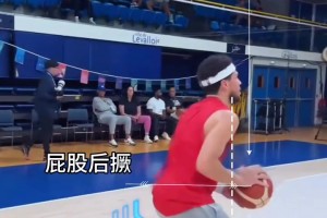 投篮发力不流畅的兄弟们看过来！慢动作解析布克投篮发力过程